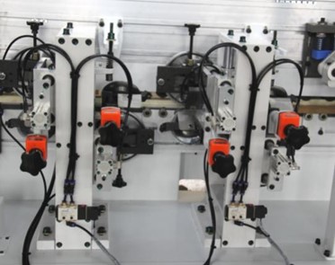 Кромкооблицовочный автоматический станок  BJD F872JS