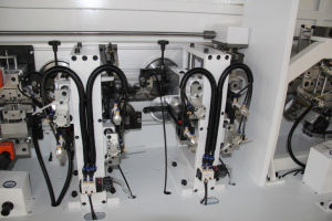 Кромкооблицовочный автоматический станок BJD F 770 J