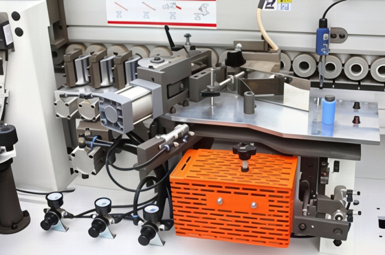 Кромкооблицовочный автоматический станок HOLD HD 621 JSC