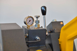 Ножовочно-отрезной станок Beka-Mak BMH170