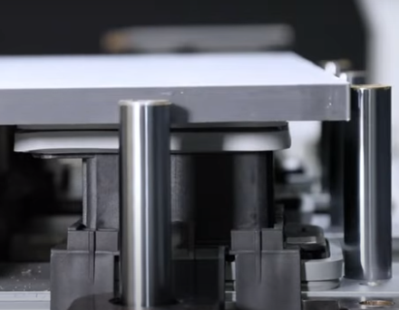 Обрабатывающий ЦЕНТР С ЧПУ с интерполированными осями AES VEGA 5X ULTRA