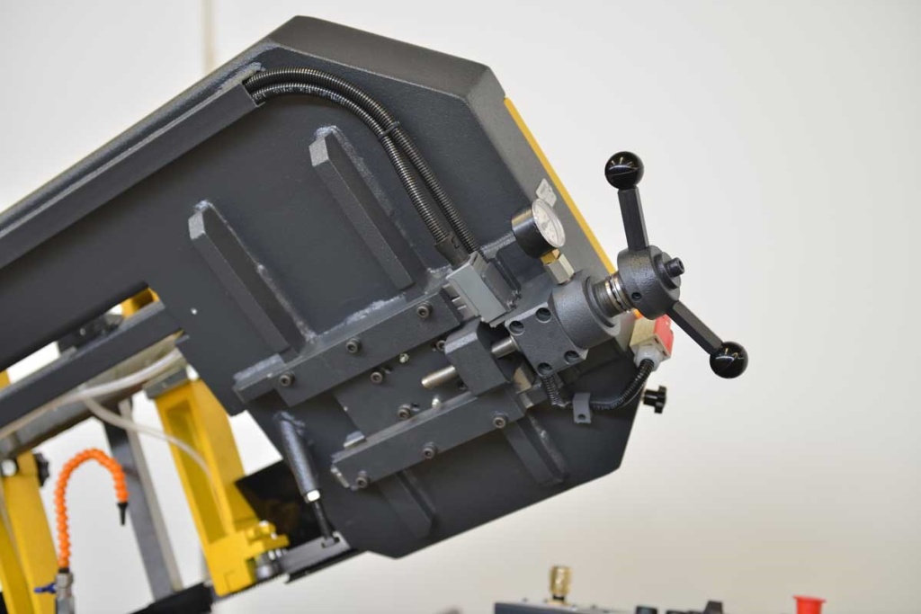 Полуавтоматический ленточнопильный станок Beka-Mak BMSY-280