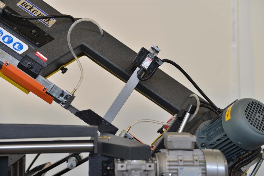 Автоматический ленточнопильный станок Beka-Mak BMSO-230