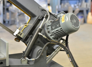 Ручной ленточнопильный станок Beka-Mak BMS 230DG