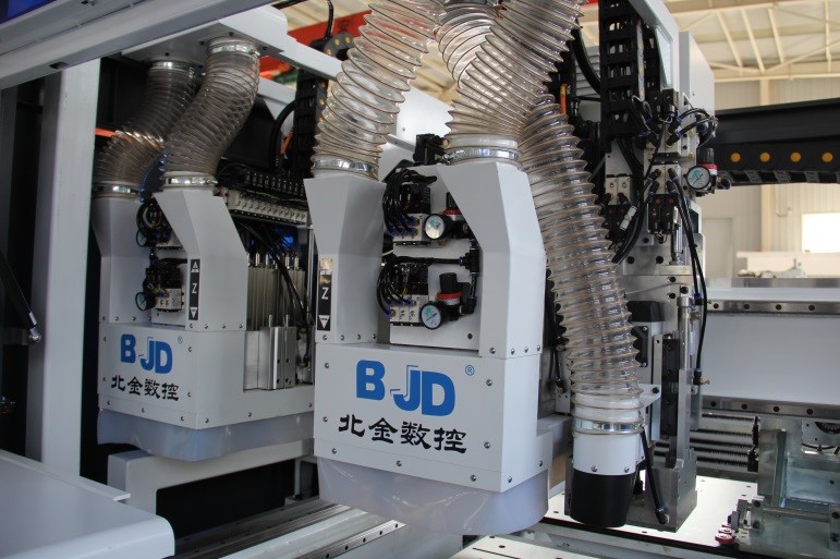 Купить Сверлильно-присадочный станок с ЧПУ BJD P 851 DL в Интервесп