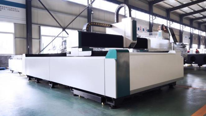 Установка лазерного раскроя OREE LASER EH3015 3000W Raycus