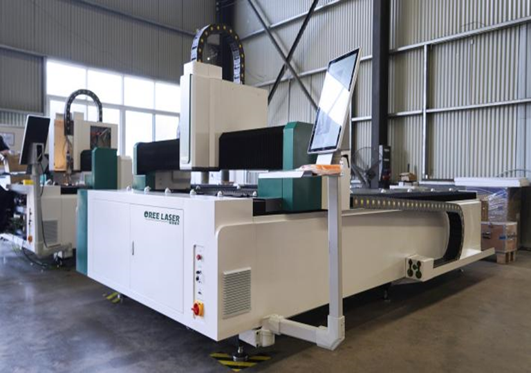 Установка лазерного раскроя OREE LASER FM6025A 6000W RAYCUS