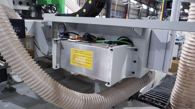 Фрезерный станок с ЧПУ HOLD HE 710 GASCP