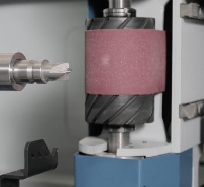Четырехосевой токарный центр с ЧПУ NESTO 4 AXIS CNC