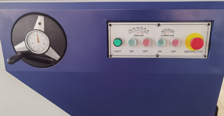Форматно-раскроечный станок HCM PS 45 MJ с роликовой кареткой