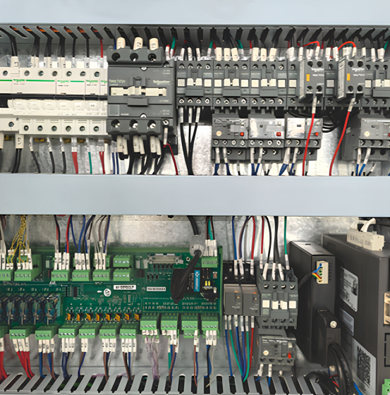 Токарный станок с ЧПУ с наклонной станиной BLIN MACHINERY BL H65M 3000 Syntec