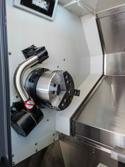 Токарный станок с ЧПУ с наклонной станиной BLIN MACHINERY BL S200 H Syntec