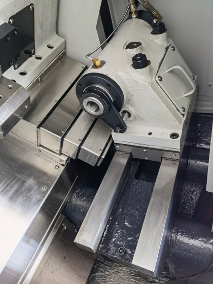 Токарный станок с ЧПУ с наклонной станиной BLIN MACHINERY BL S200 H Syntec