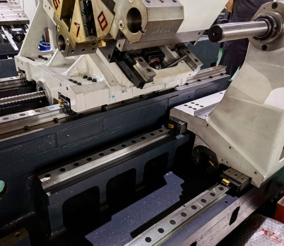 Токарный станок с ЧПУ с наклонной станиной BLIN MACHINERY BL S300 Y A2-8 800 Fanuc