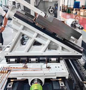 Токарный станок с ЧПУ с наклонной станиной BLIN MACHINERY BL S300 YH A2-8 1100 Fanuc