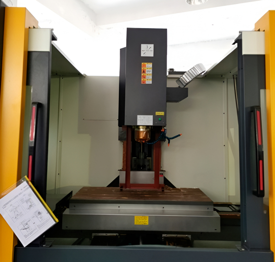 Фрезерный обрабатывающий центр с ЧПУ BLIN MACHINERY BL-B1580 Fanuc