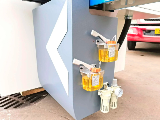 Четырехсторонний станок V-HOLD VH MB616А (servo)