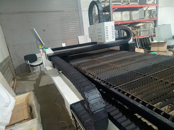 Лазерный станок для резки листового металла INTERLASER A6 3000W Raycus