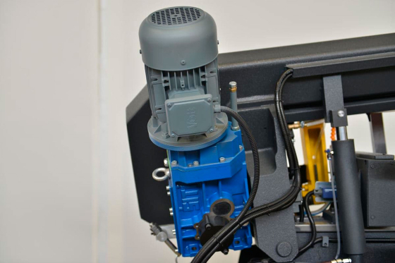 Автоматические ленточнопильные станки Beka-Mak BMSO-320L