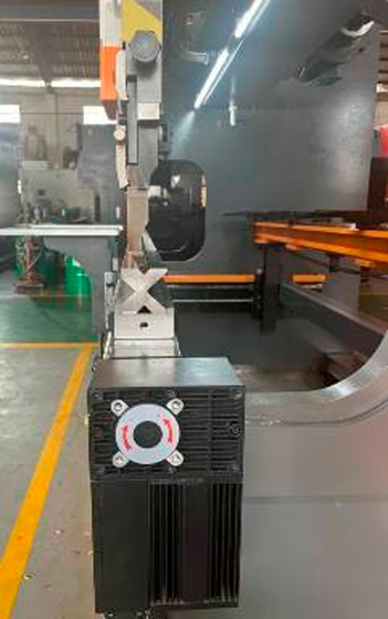 Гидравлический гибочный пресс INBEND 1500-50