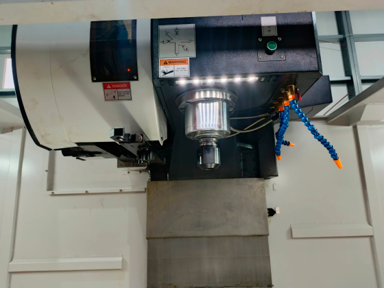 Вертикальный фрезерный обрабатывающий центр JHV-1100