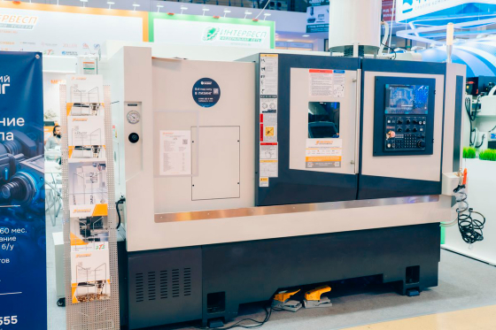 Токарный станок с ЧПУ STS CTXY52-S