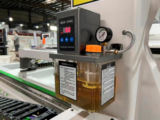 Четырехсторонний форматно-обрезной станок с ЧПУ HOLD HV422