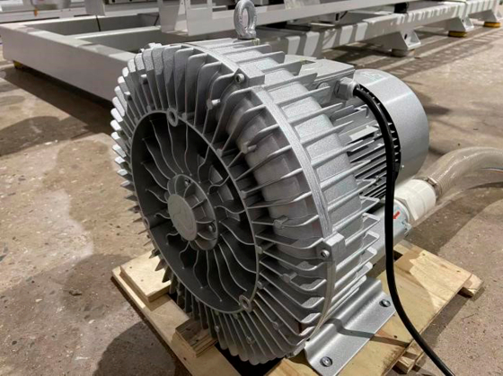 Четырехсторонний форматно-обрезной станок с ЧПУ HOLD HV422