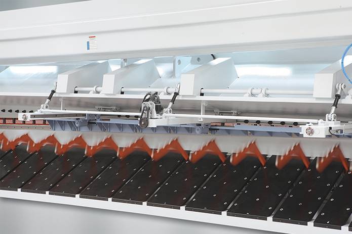 Гидравлические гильотинные ножницы ERMAKSAN серии CNC HGD