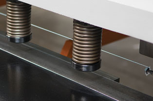 Гильотинные ножницы гидравлические с ЧПУ CNC ERMAKSAN HVR 3100-6